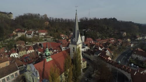 Luftbild der St. Jakob-Kirche