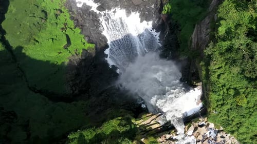 Luftaufnahme des Wasserfalls El Salto De Tequendama in Südamerika, Kolumbien, Ansicht von oben