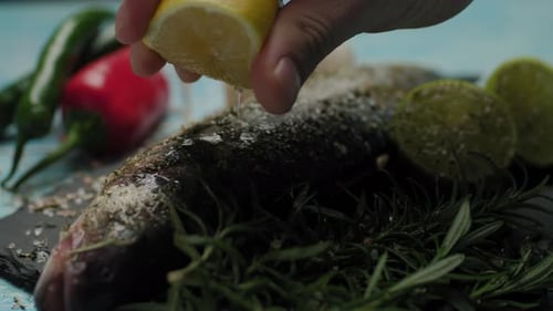 Seasoned Fish with Lemon, Herbs and Chili