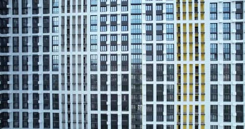 Multi-storey building with loggias