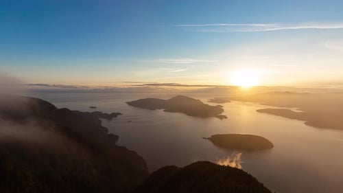 Timelapse, bela vista da paisagem montanhosa canadense