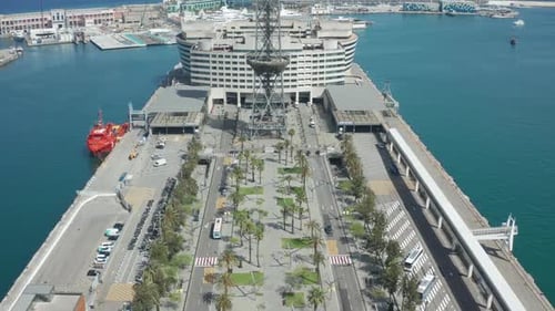 Toma de Zumbido de la estación del teleférico en el puerto de Barcelona