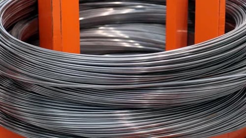 Spule mit Draht für automatische Universal-Drahtbiegemaschine