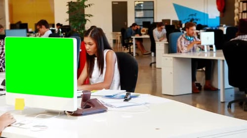 Empresários trabalhando juntos