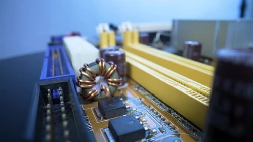 Microcircuito da placa-mãe do computador com chips Dissipadores de calor de alumínio para transistores de resfriamento