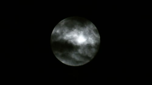 Vollmond und Wolken 02