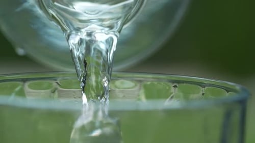 Frisches Wasser einfüllen 06