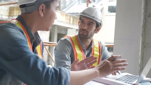 Team onsite of architecture inspector and discuss together