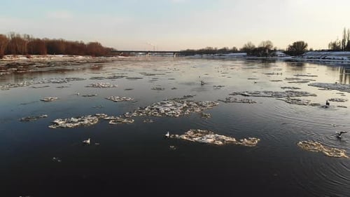 Pôr do sol sobre o rio Vístula