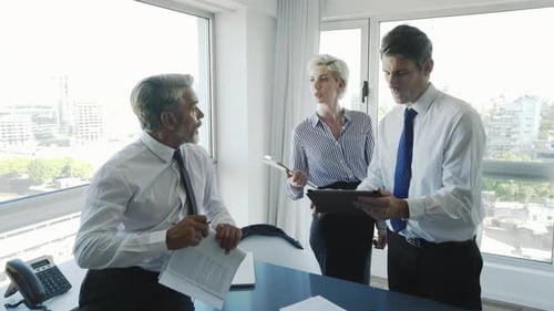 Teamwork in a Bright Office Using Tablet Technology