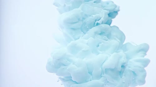 Pastels aériens délicats, clair, délavé, bleu, fond uni, encre isolée, dans, eau, sur, fond blanc