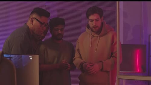 Les développeurs de jeux vidéo coworking dans Dark Office