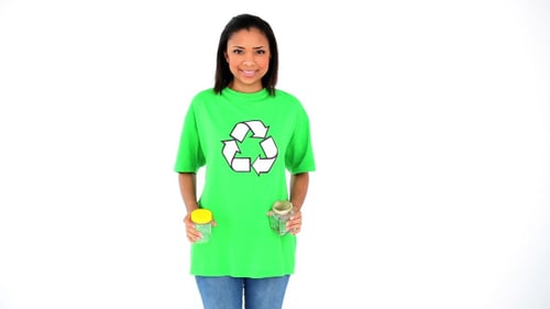 Activista ambiental hermosa y activa
