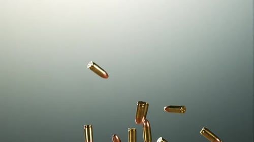 Balas que caen y rebotan a cámara ultra Cámara lenta (1500 fps) sobre una superficie reflectante - BULLETS PHANTOM