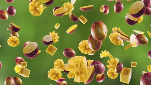 Mango mit Scheiben fallen auf Garten-Hintergrund