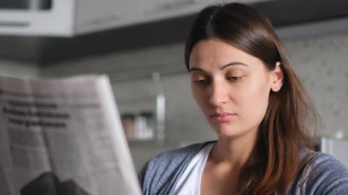 Zeitungs-News. Weltweite Pandemie. Quelle der Nachrichten. Lesen Sie die Zeitung.