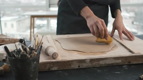 Young Adult Smoothing Clay with Sponge