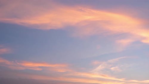 4K Sky Time Lapse, wunderschöner Hintergrund, Sky Timelapse von Wolkenkratzern.