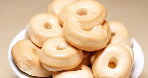 Hong Kong style bubble cookies in rotation