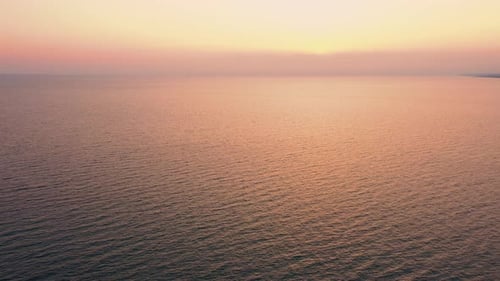 Paysage marin avec coucher de soleil