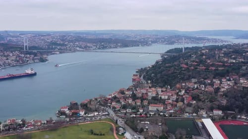 Luftaufnahme der Istanbuler Bosporus-Brücke