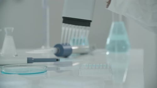 Multi Channel Pipetting 06