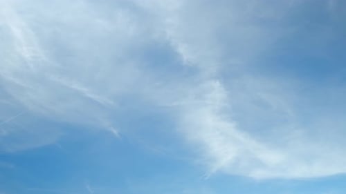 4K Sky Time Lapse, wunderschöner Hintergrund, Sky Timelapse von Wolkenkratzern.