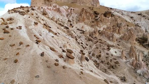 Falaises de formation naturelle.