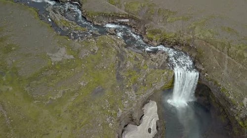 Luftwasserfall in Island