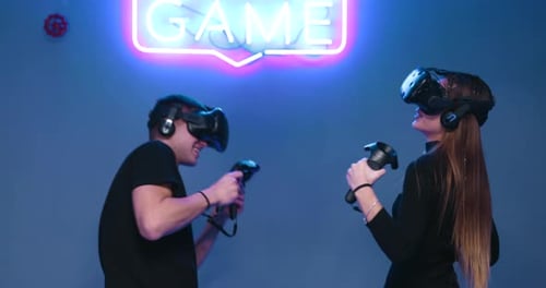 VR Battle Between a Man and a Woman