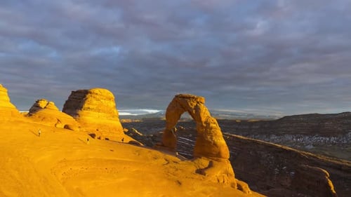 Arco delicado ao pôr do sol