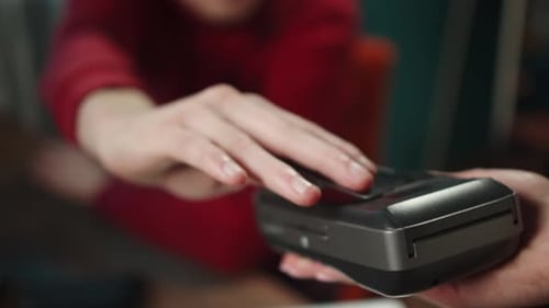Using Contactless Payment to Observe Safety Protection