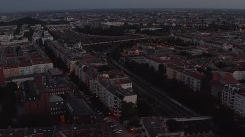 Stürme fliegen über Morning City