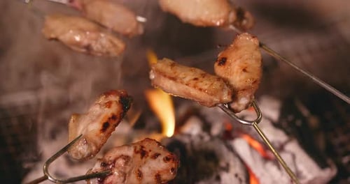 Grillzeit mit der Familie in Flammen
