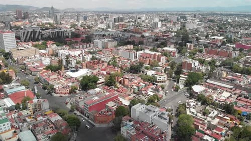 Vista aérea de la Colonia Doctores, un barrio cercano al Hospital General, en la Ciudad de México. Zumbido volando