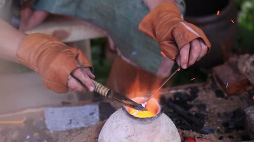 Glass artist in his workshop 3