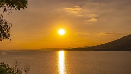 4K time lapse beautiful sunset sky and lake in nature
