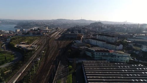 Bahnhof und Eisenbahnen