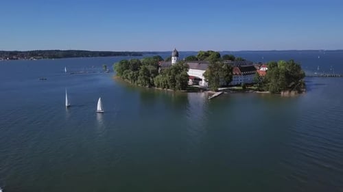 Vista aérea de Frauenchiemsee o Fraueninsel Alemania