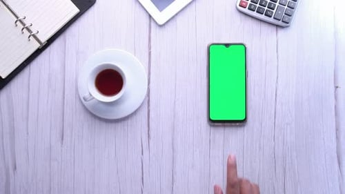 Using Smart Phone with Green Screen on Desk