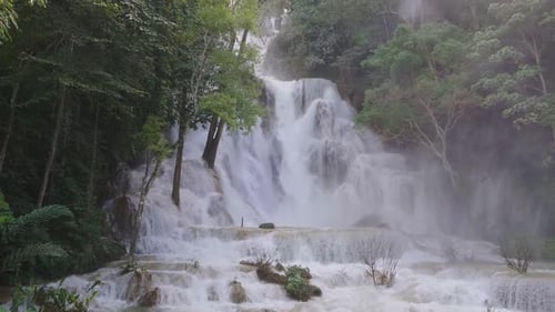Cascade de Kuangsi, Luang Prabang