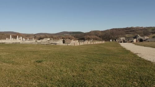 GAMZIGRAD, SERBIE - 25 DÉCEMBRE 2017 Inclinaison sur l'ensemble romain de palais et de temples Felix Romulian