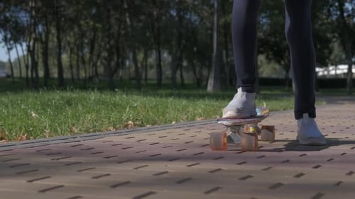 Make sport with skateboard.