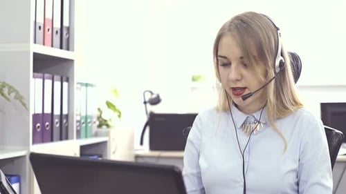Betreiber von Support und Kundenservice — Call Center, Online-Software mit Voice-Over-IP-Technologie