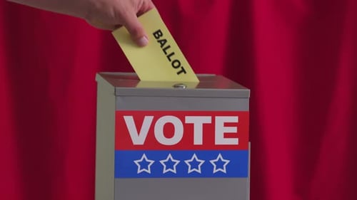 Mettre le bulletin de vote dans l'urne, concept électoral