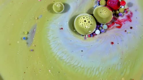 Sphères d'encre colorées sur huile 23