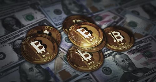 Bitcoin BTC criptomoeda moeda sobre notas de dólar