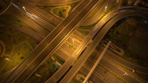 4K : Hyperlapse ou Dronelapse Vue de dessus des carrefours routiers
