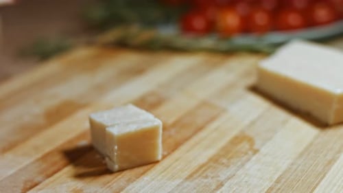 Gnocci à la sauce tomate saupoudrés de parmesan