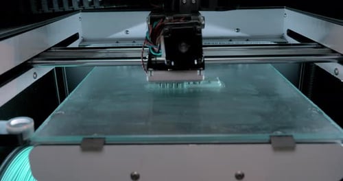 Zeitraffer der Ausrüstung zum Drucken von 3D-Text